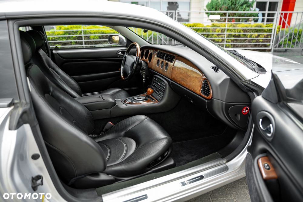 Jaguar XK8 - 30