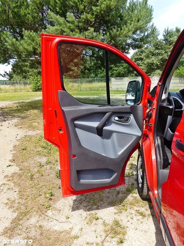 Ford TRANSIT CUSTOM - 24