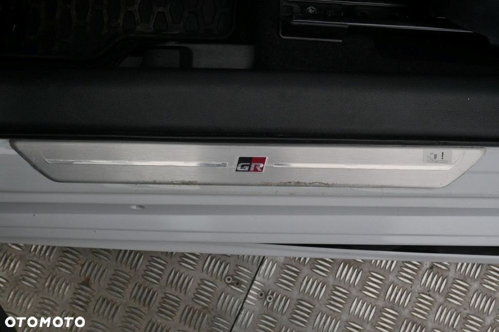 Toyota GR Corolla - 37