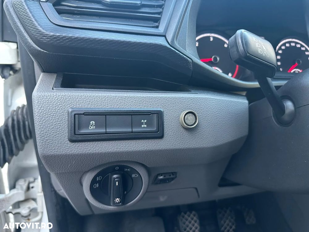 Volkswagen Transporter - 16