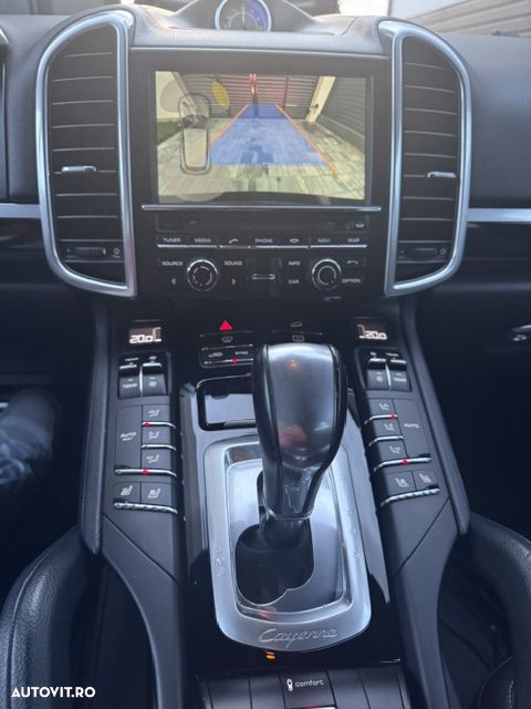 Porsche Cayenne - 11