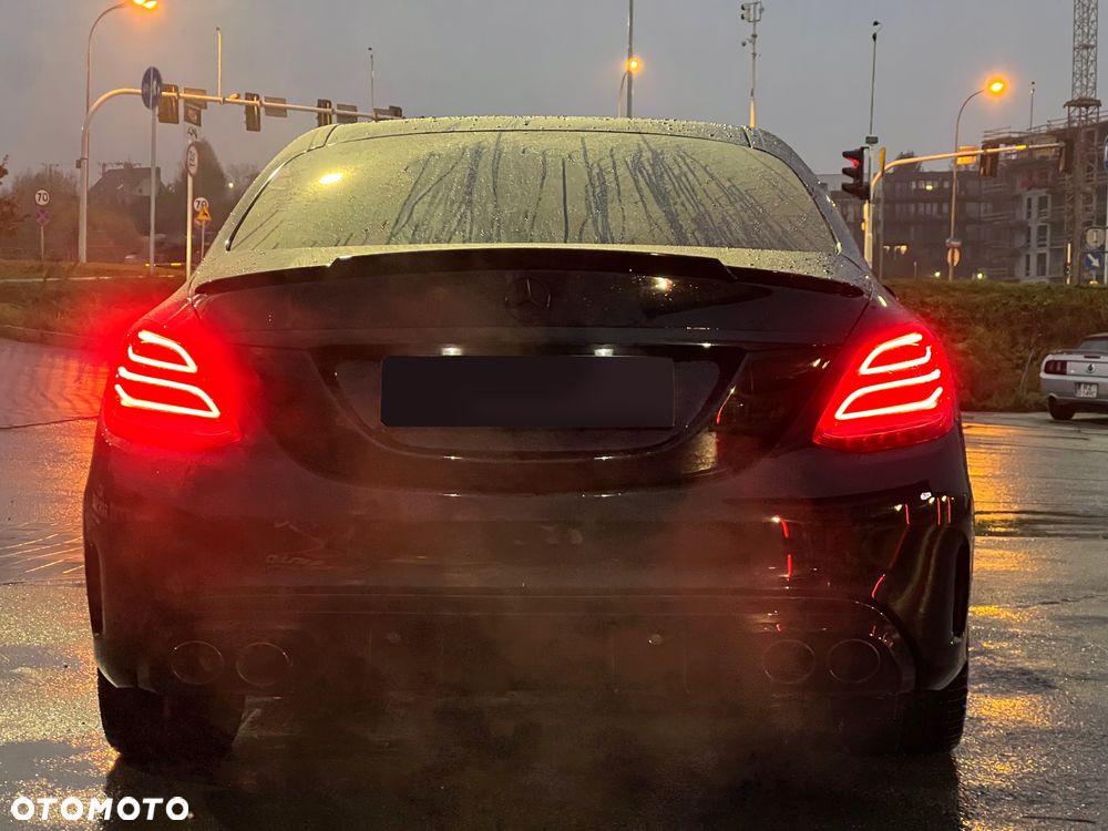 Mercedes-Benz Klasa C 250 T 9G-TRONIC AMG Line - 3