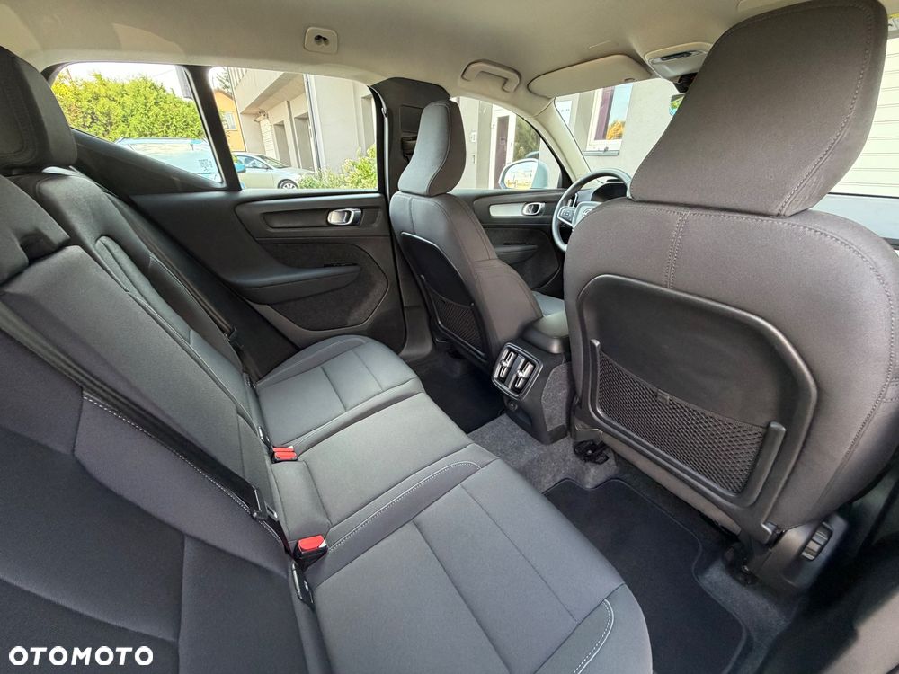Volvo XC 40 B4 B AWD Momentum Pro - 12