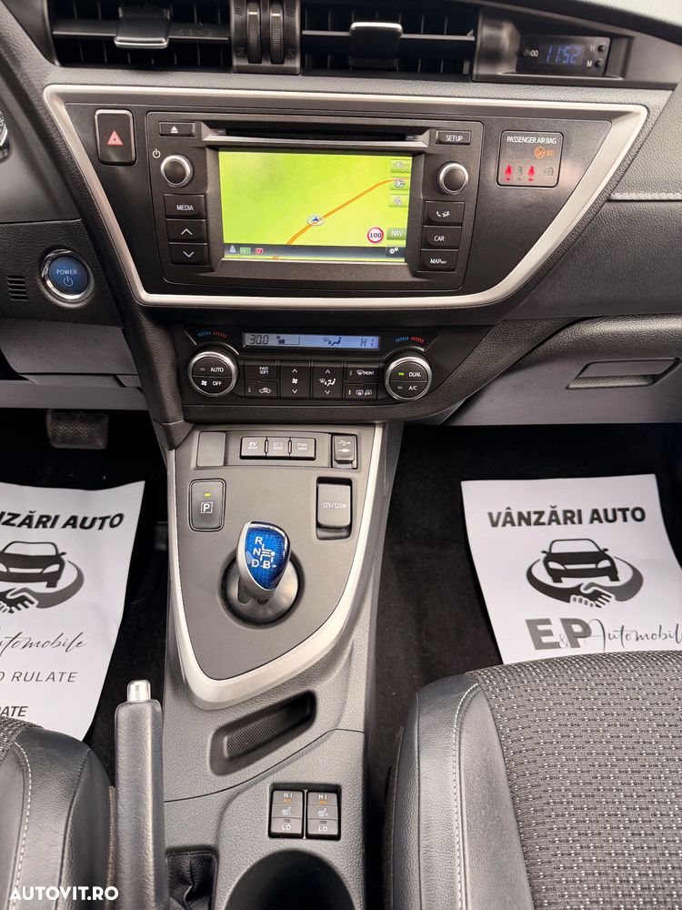 Toyota Auris ver-1-4-d--4d-unique - 8