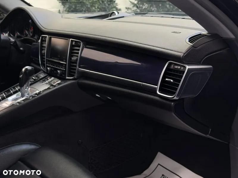 Porsche Panamera 4 PDK - 35