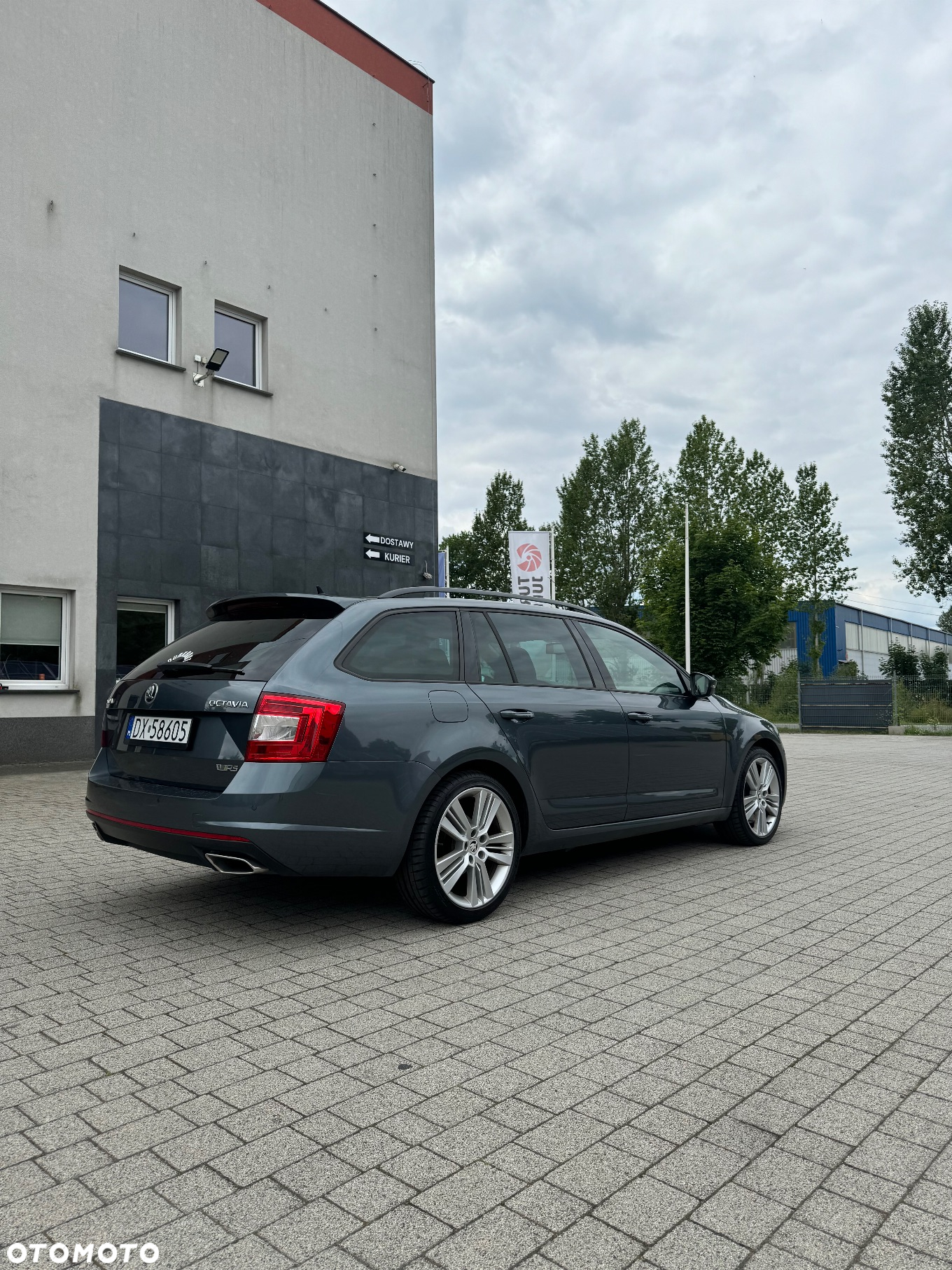 Skoda Octavia Combi 2.0 TDI DSG RS - 3