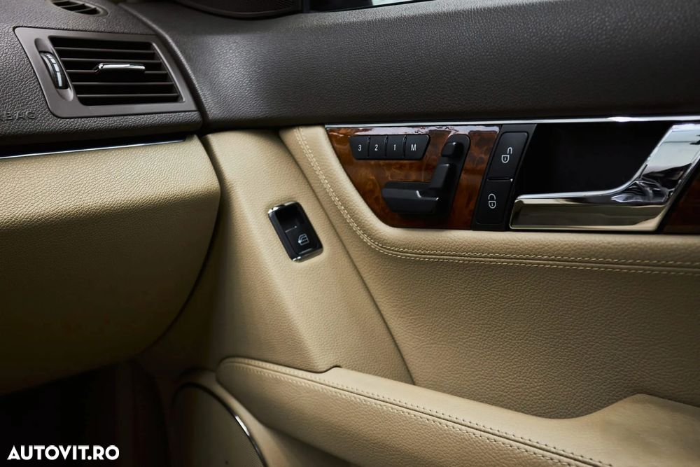 Mercedes-Benz C - 11