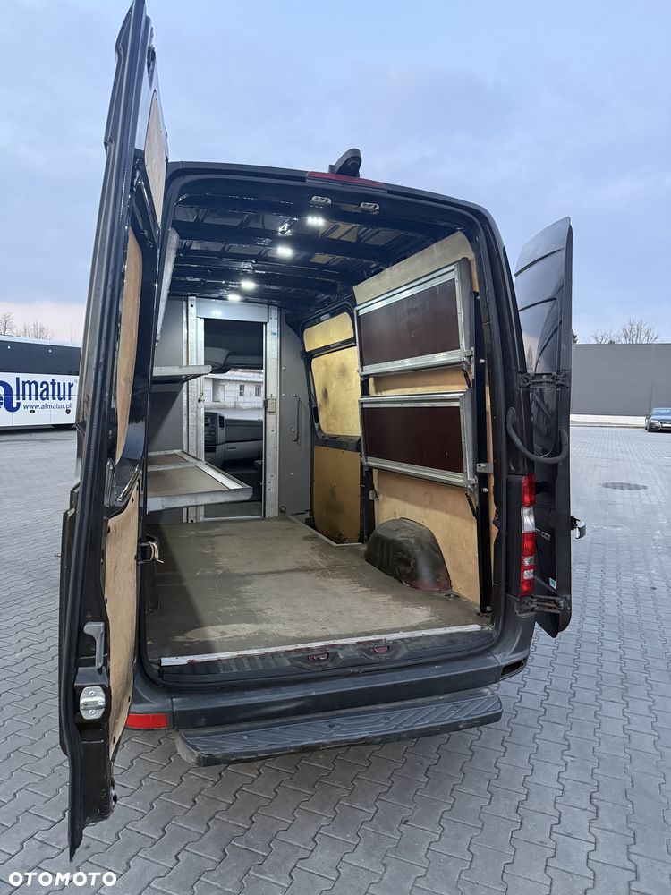 Mercedes-Benz Sprinter - 15