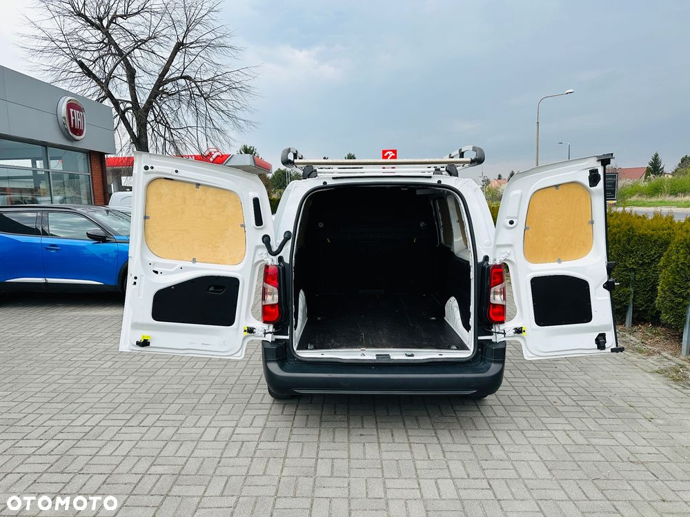 Toyota Proace City 1.5 D-4D 130KM 2,4t Active Long 130KM - 12