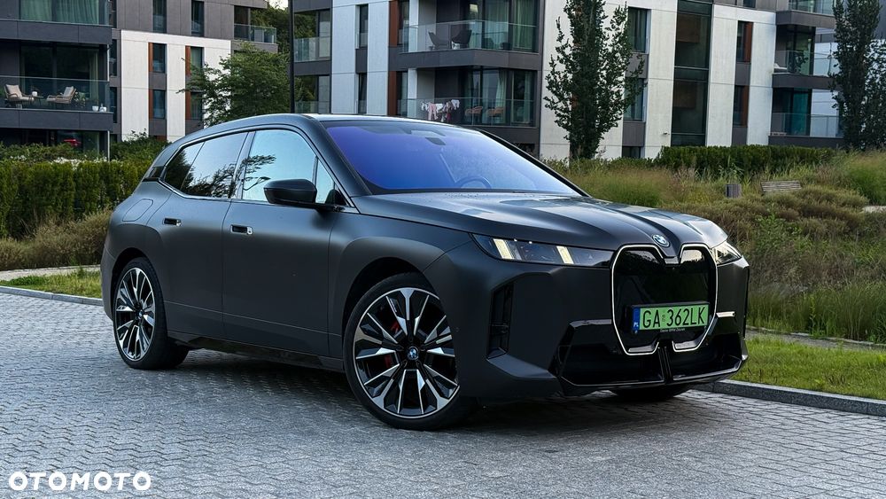 BMW iX - 1