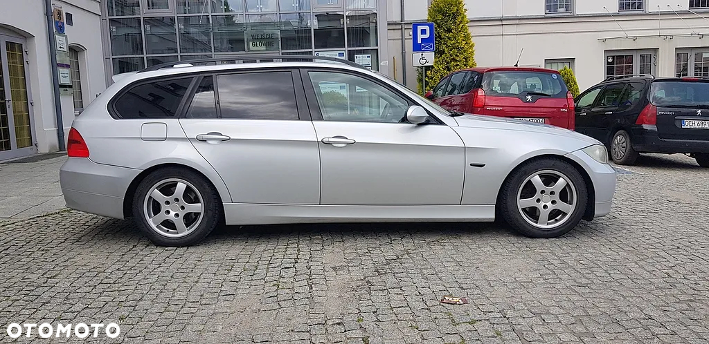 BMW Seria 3 318d - 4