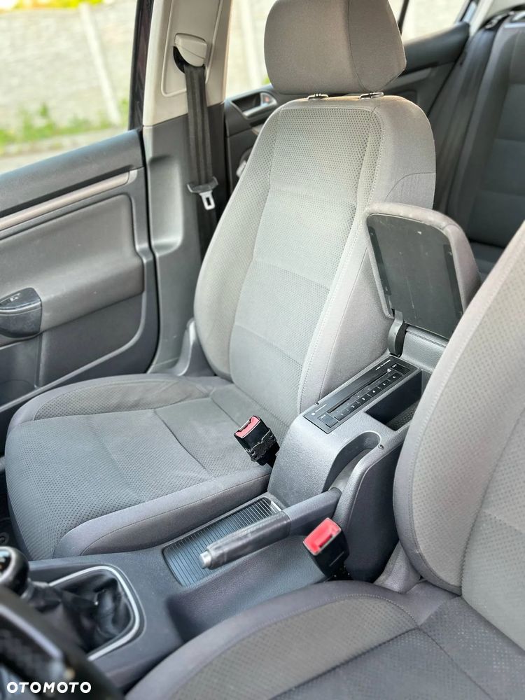 Volkswagen Golf - 19