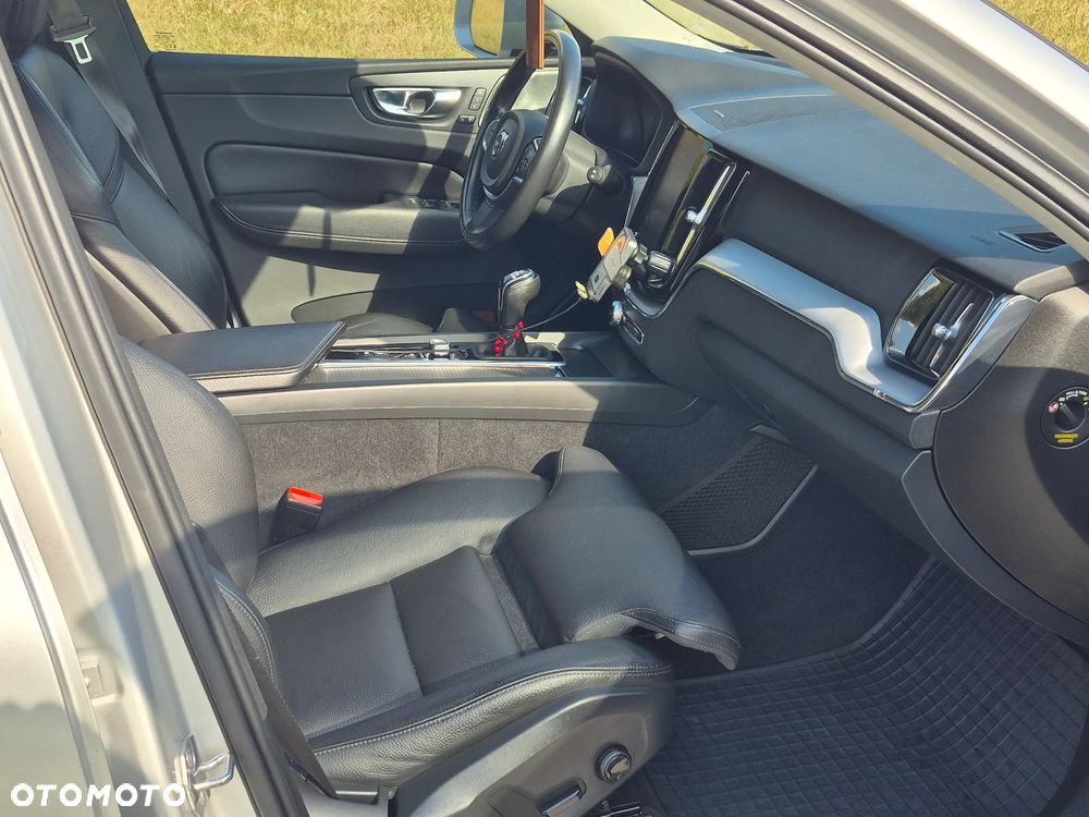Volvo XC 60 D4 SCR Momentum - 26