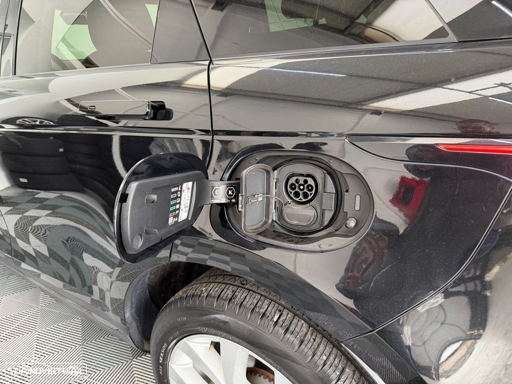 Land Rover Range Rover Evoque P300e R-Dynamic HSE - 25