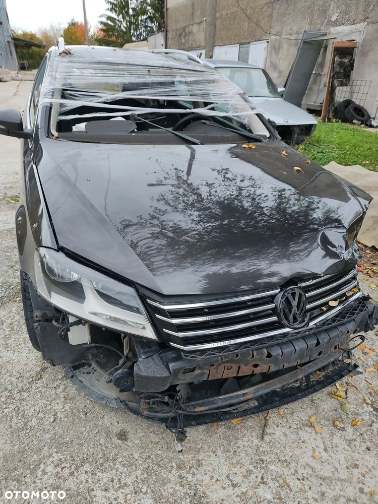 Volkswagen Passat 2010 photo 4