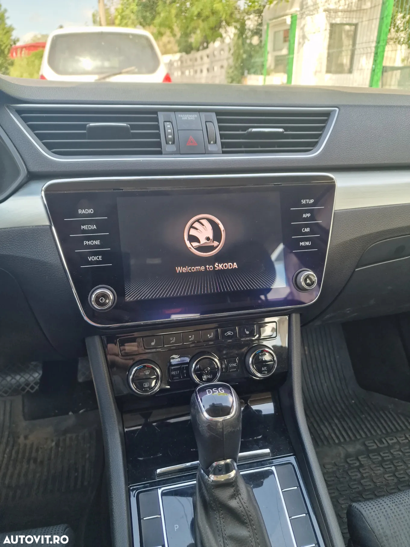 Skoda Superb 2.0 TDI DSG Ambition - 6