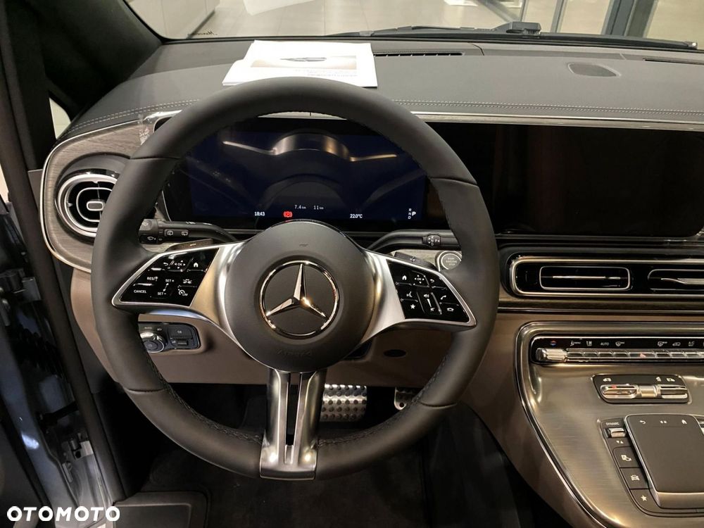 Mercedes-Benz Klasa V - 16