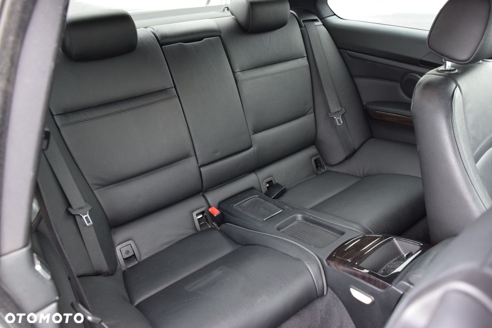 BMW Seria 3 335i M Sport Edition - 25