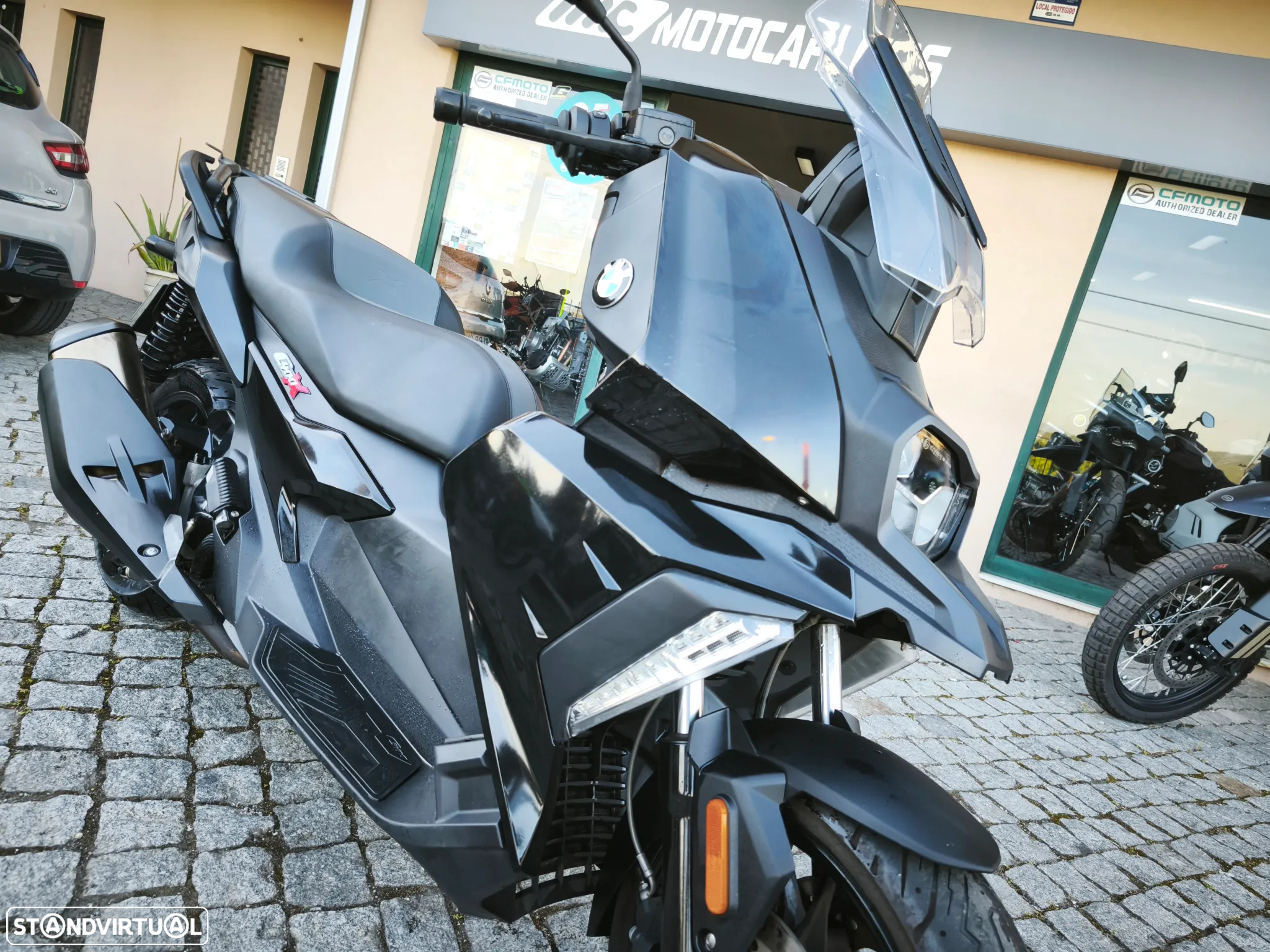 BMW C 400 X Black Scooter - 6