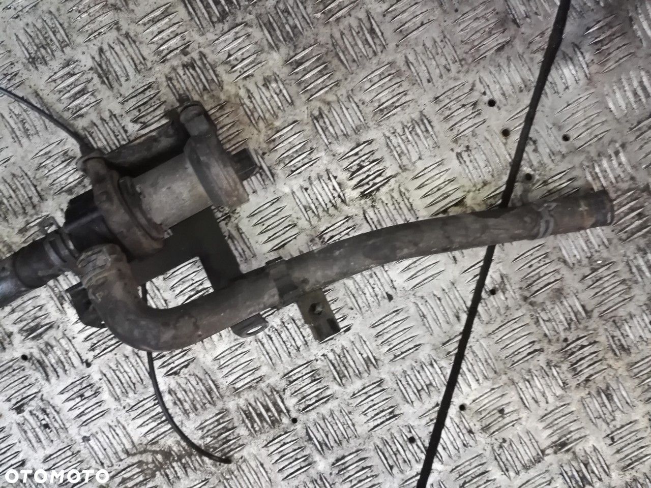 Wąż Rurka Przewód Wody Chłodnicy VW LT 2.5 TDI SDI - 1