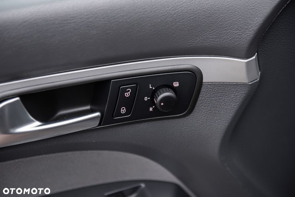 Volkswagen Touran 1.6 TDI DPF BlueMotion Technology Comfortline - 16