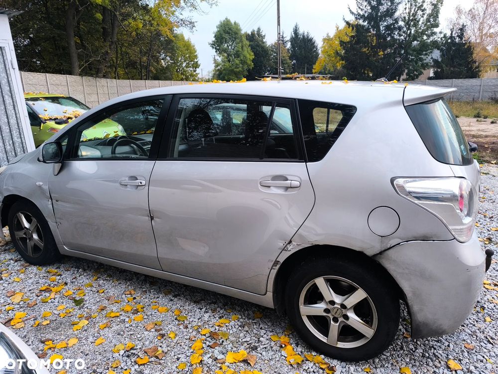Toyota Verso 2010 photo 4