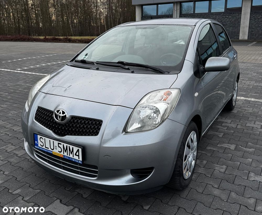 Toyota Yaris - 1