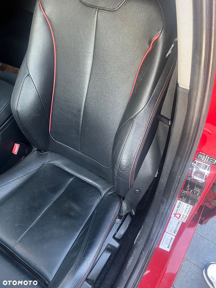 BMW Seria 3 320d Sport Line - 9