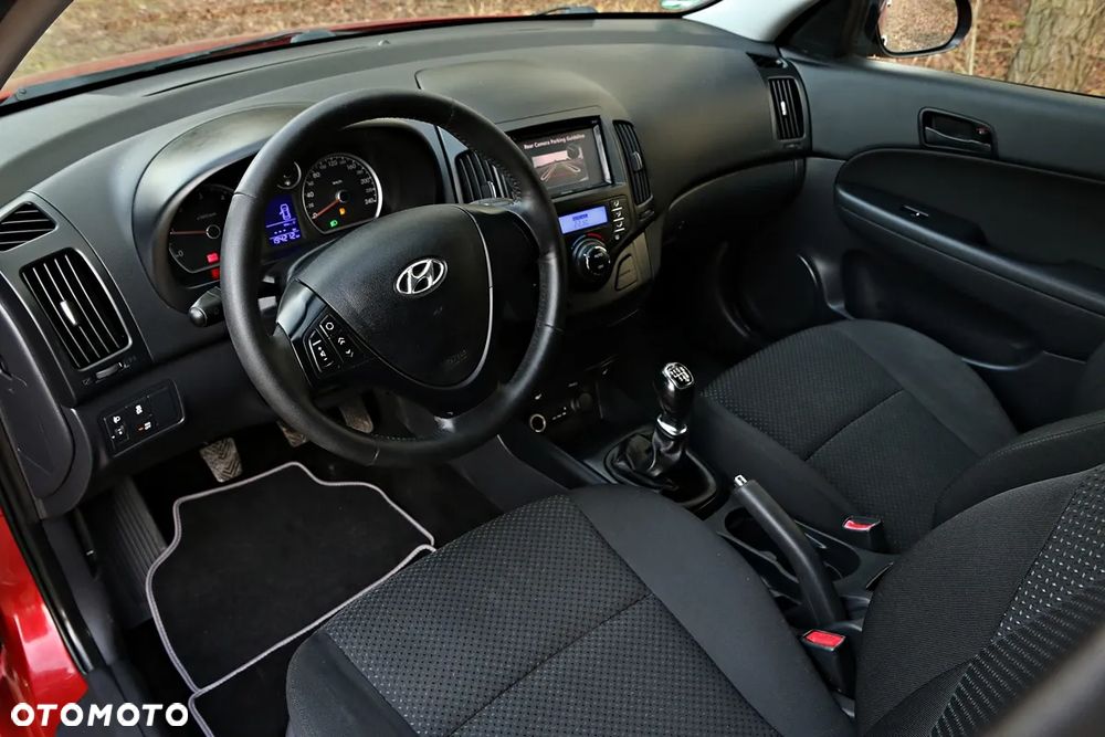 Hyundai i30 blue Kombi 1.6 CRDi Trend - 8