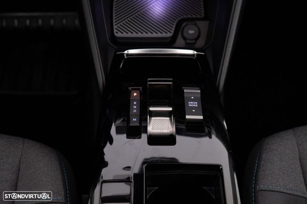 Citroën C4 X 1.2 PureTech Shine Pack EAT8 - 26