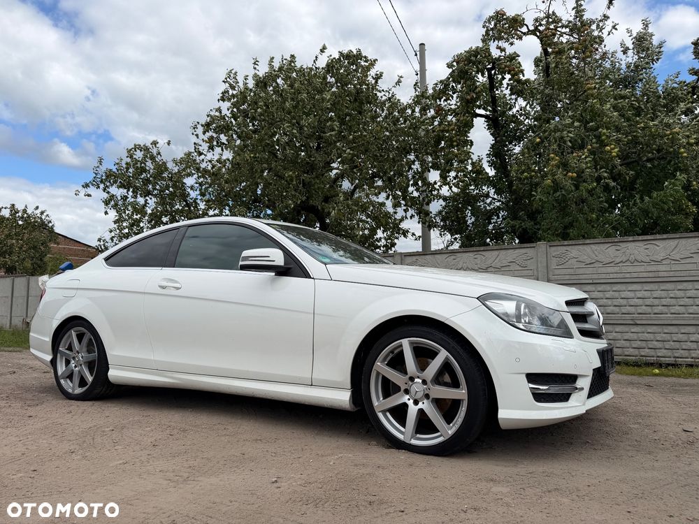 Mercedes-Benz Klasa C 220 CDI DPF BlueEFFICIENCY 7G-TRONIC Edition 1 - 29