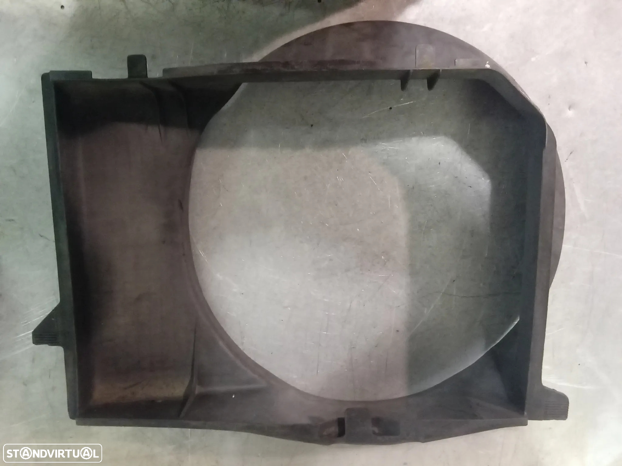 RESGUARDO DO VENTILADOR MERCEDES 190D W201 - 2