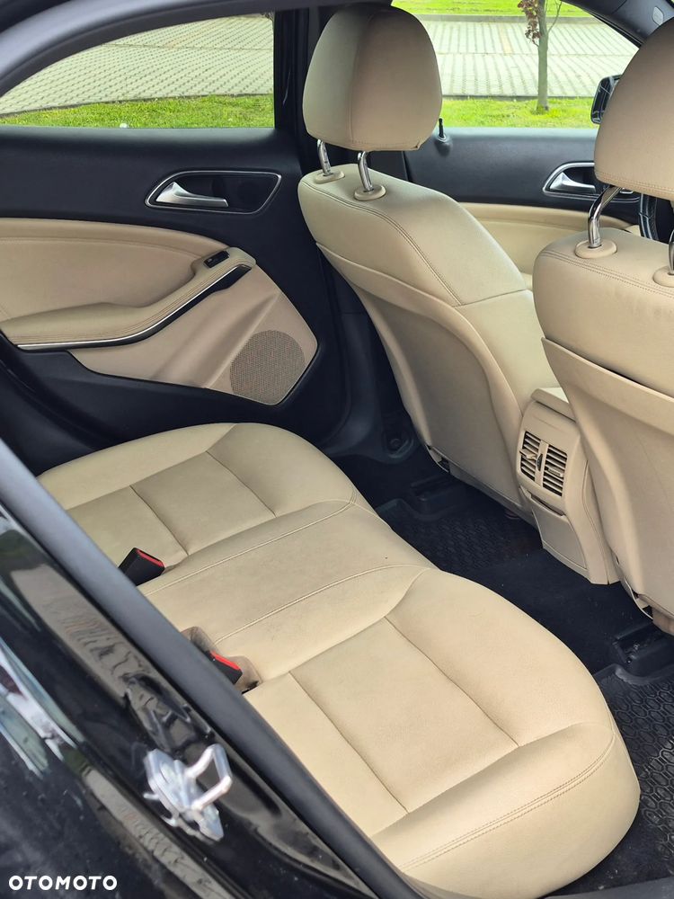 Mercedes-Benz GLA 250 4-Matic - 12