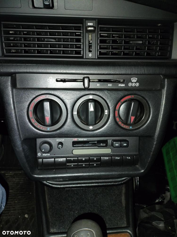 Mercedes-Benz W201 (190) - 5