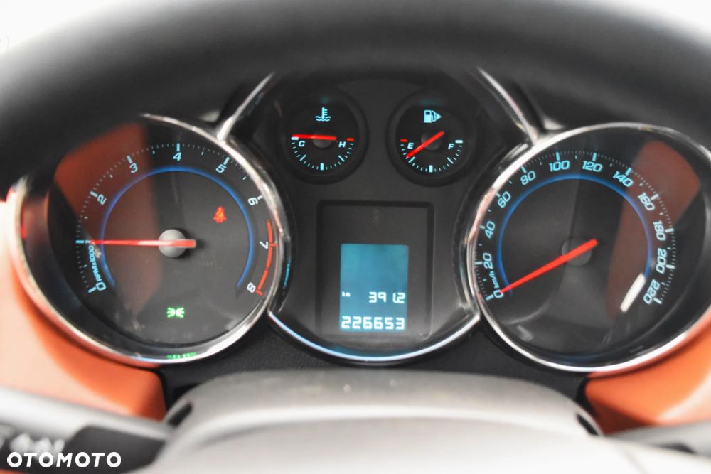 Chevrolet Cruze 1.8 LT+ - 17