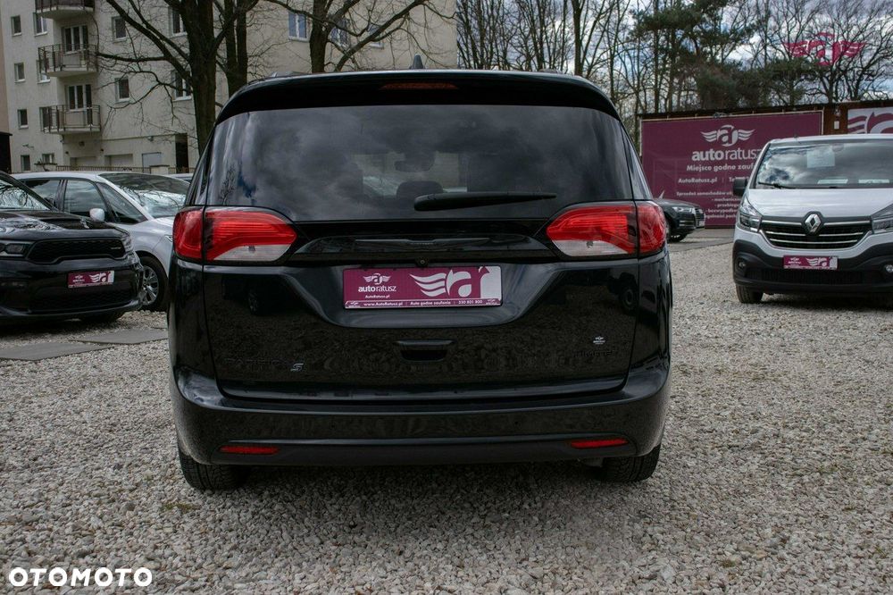 Chrysler Pacifica - 7