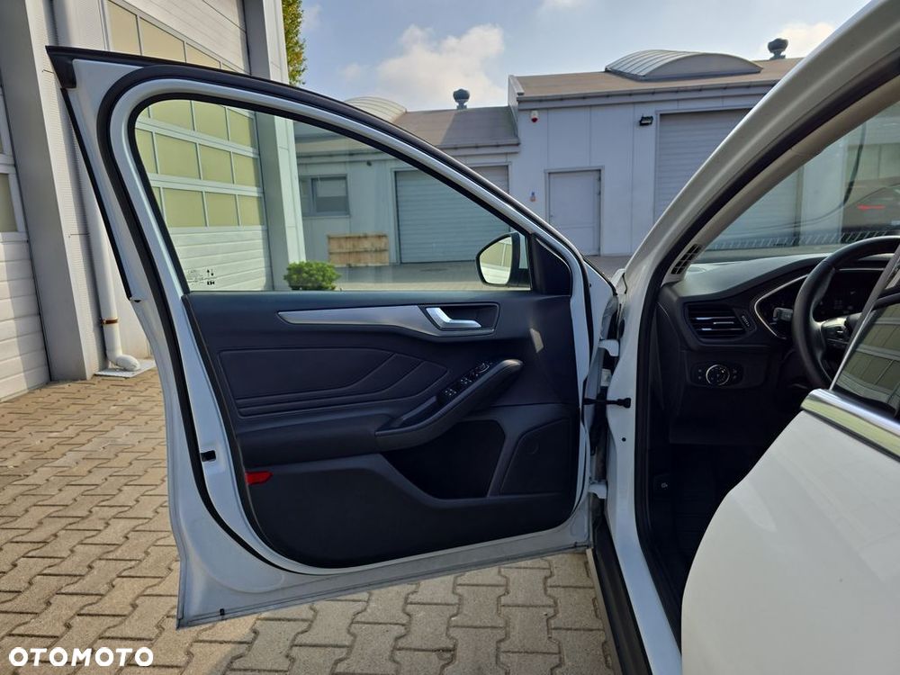 Ford Focus 1.0 EcoBoost Titanium - 23