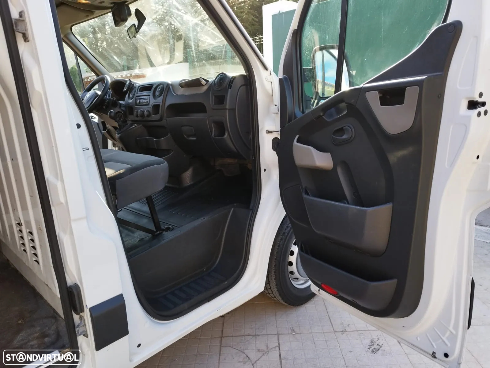 Renault Master 2.3 125 cv L2H2 - 23