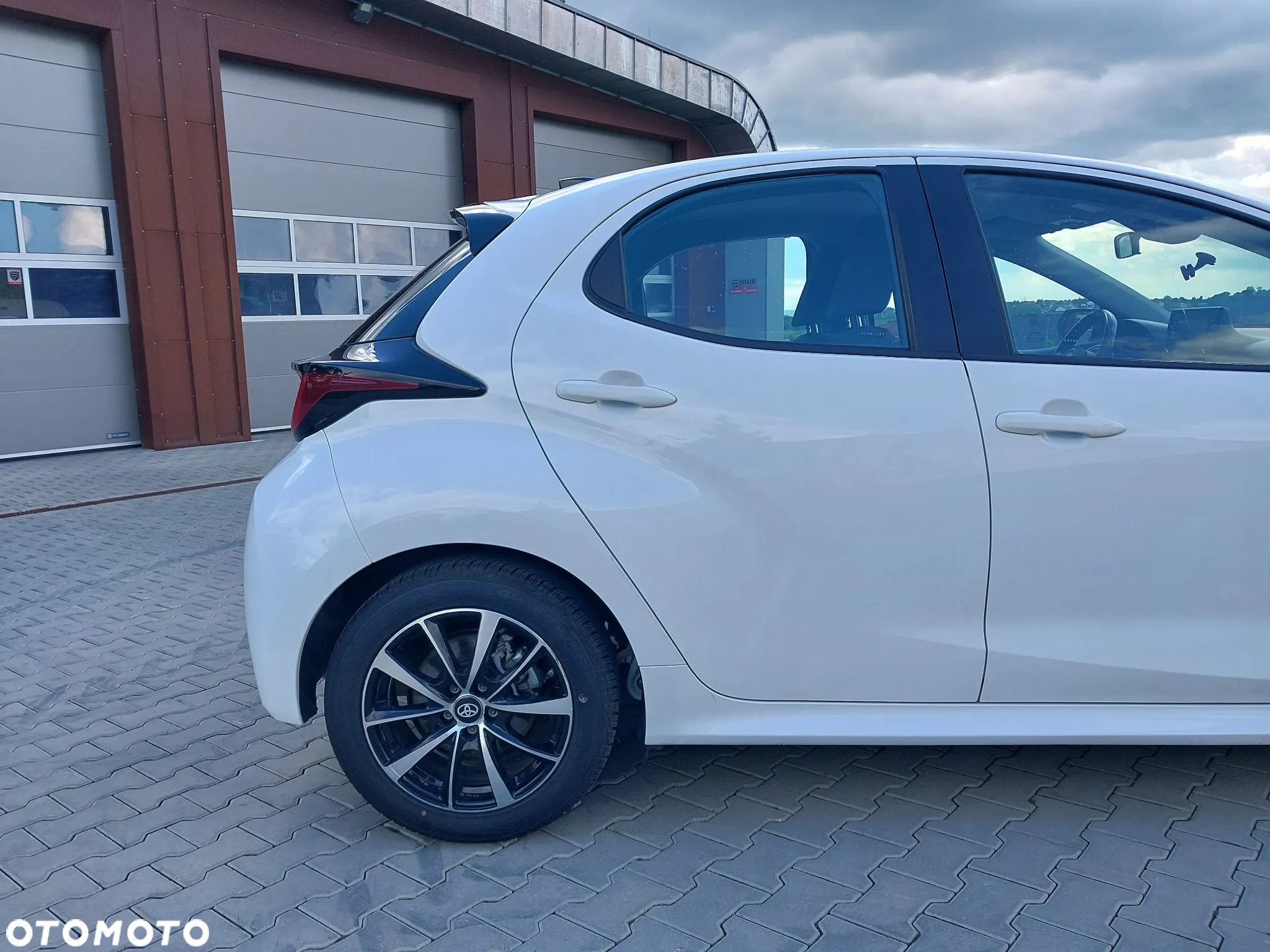 Toyota Yaris Hybrid 1.5 Comfort - 12
