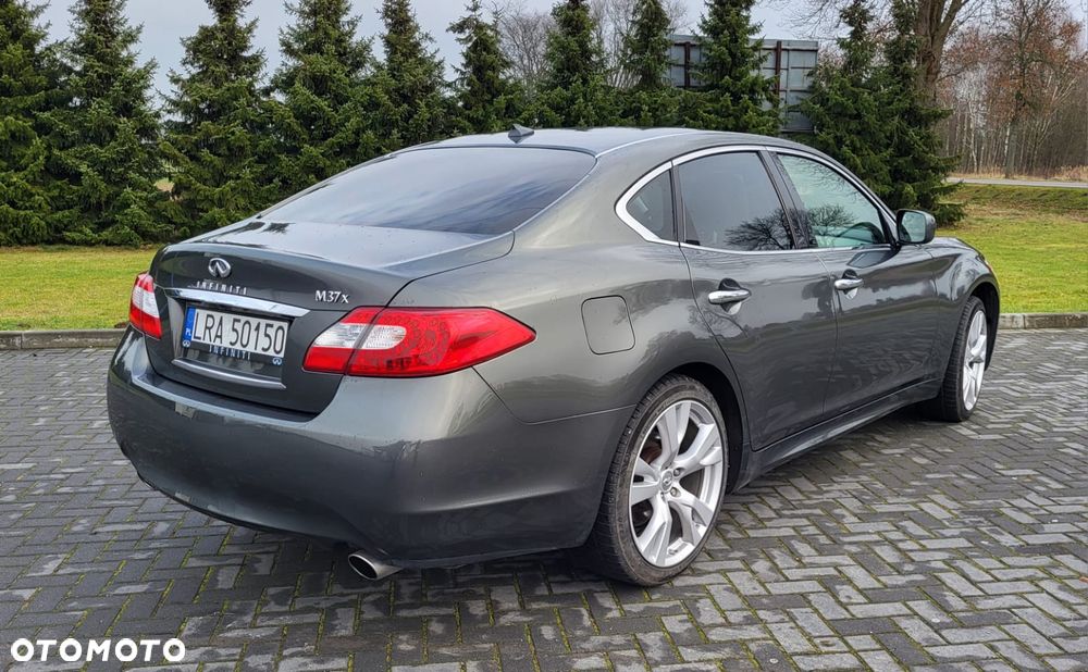 Infiniti M M37 - 5