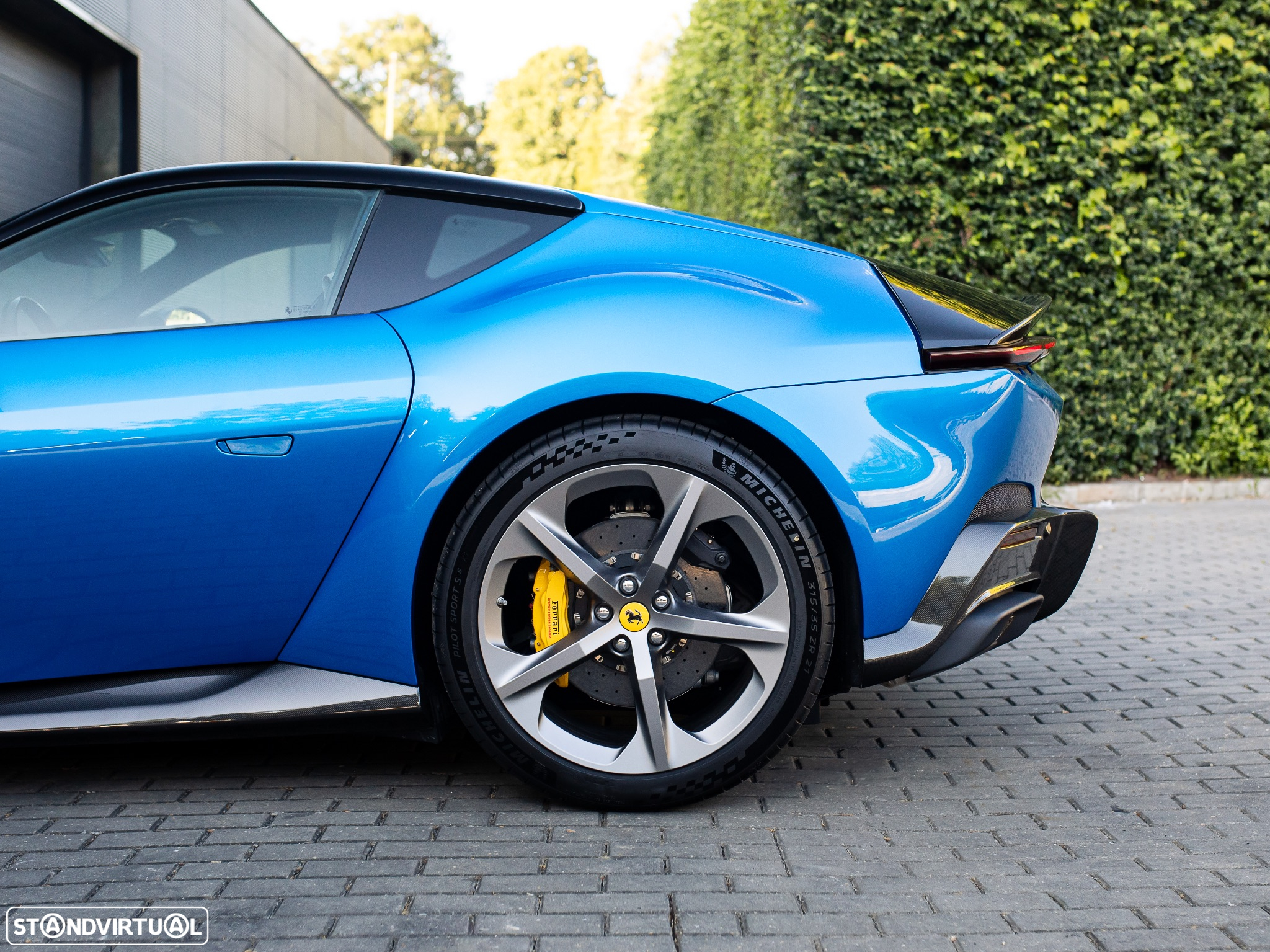 Ferrari 12 Cilindri Standard - 21