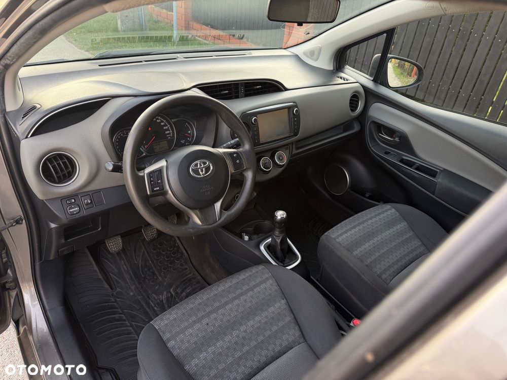 Toyota Yaris 1.0 Sol - 5