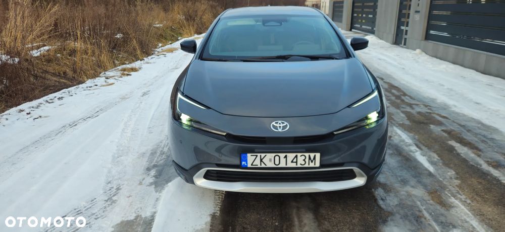 Toyota Prius Hybrid Advanced - 3