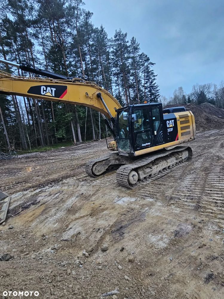 Caterpillar 323FL - 2