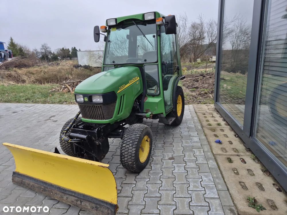 John Deere 2320 - 10