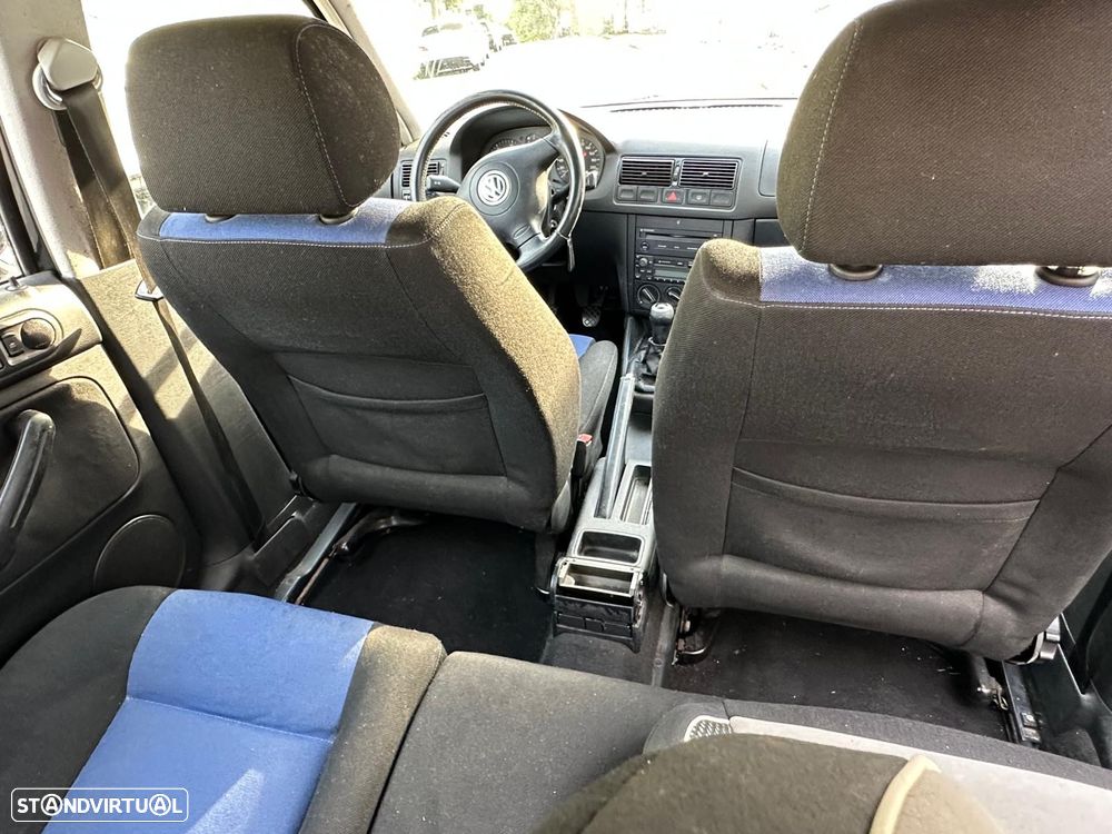 VW Golf 1.9 TDi 25 Anos - 13