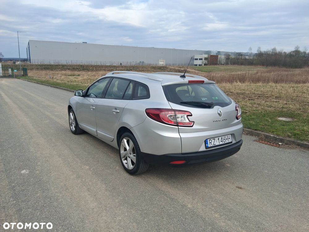 Renault Megane ENERGY dCi 110 Start & Stop LIMITED - 8