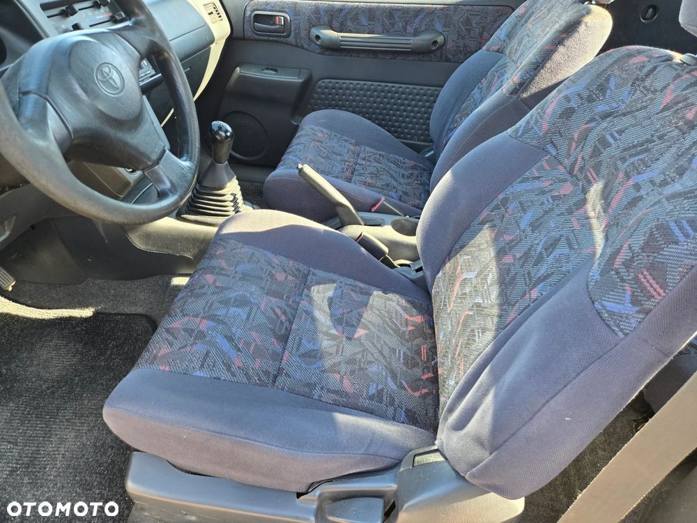 Toyota RAV4 2.0 - 10