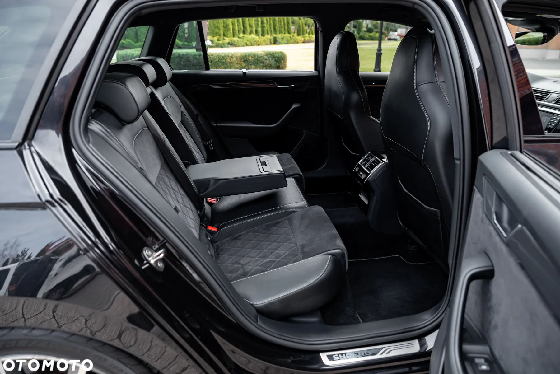 Skoda Superb 2.0 TDI DSG Sportline - 8