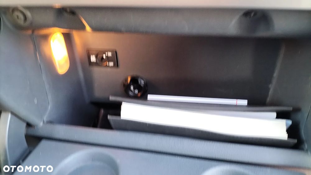 Volkswagen Touran - 17